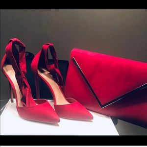 Selling brand new Aldo heels and clotch
